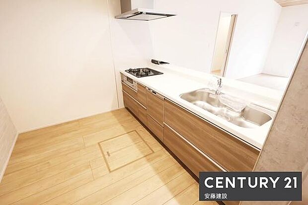 【 キッチン+食洗機 / Kitchen 】収納と作業スペースをしっかり確保した対面式システムキッチン!お料理の片付けや運び出しもしやすい便利な設計家事時短・水切り籠として役立つ食洗機付き