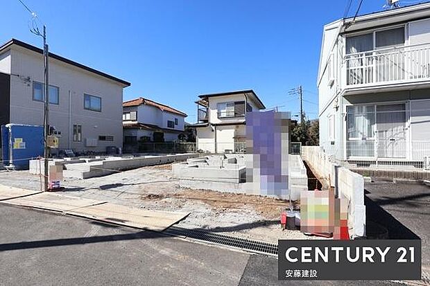 河川敷沿いで公園も近く、お子様やペットとのびのび遊べます
