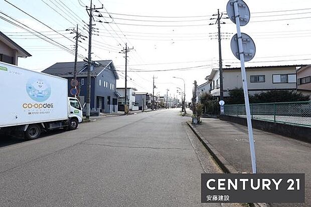 【　前面道路　】東側約16ｍ公道