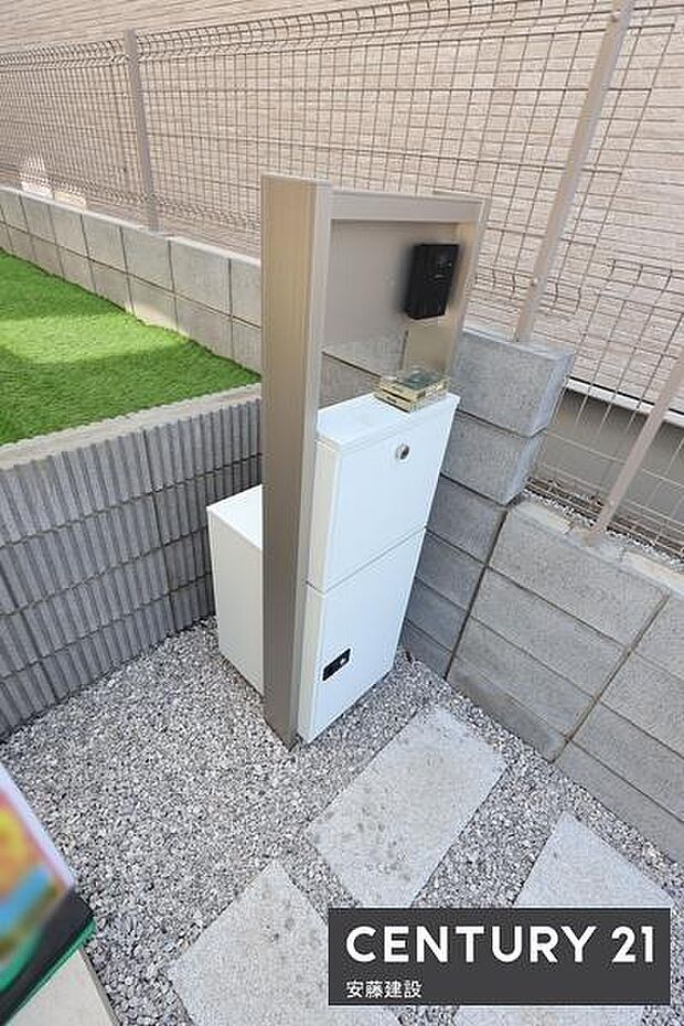 【 玄関 / entrance 】宅配ボックス完備