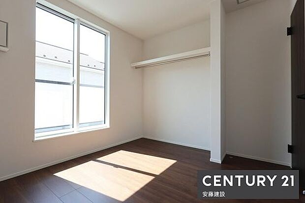 【 子供部屋 / 4.75帖 】明るくゆとりのある広さのお部屋!収納完備