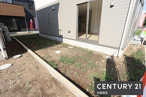【　庭　/　Garden　】ガーデニングや家庭菜園など楽しみが広がるスペース