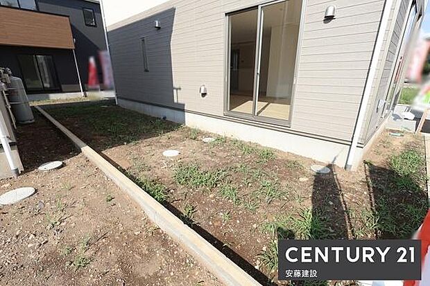 【 庭 / Garden 】ガーデニングや家庭菜園など楽しみが広がるスペース