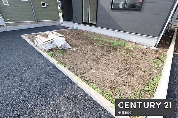 【　庭　/　Garden　】ガーデニングや家庭菜園など楽しみが広がるスペース