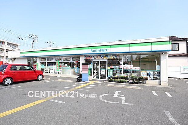 ファミリーマート 坂戸花影町店まで643m