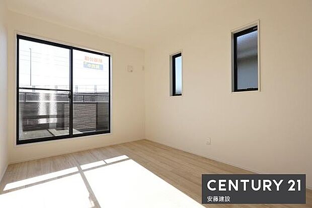 【 洋室 / 6帖 】明るくゆとりのある広さの洋室!クローゼット完備