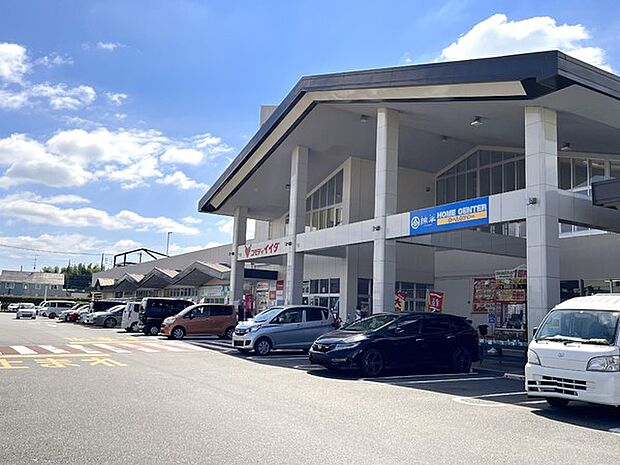 コモディイイダ坂戸にっさい店まで902m