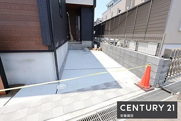 【　駐車場　/　parking　】