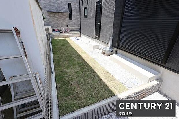 【 庭 / Garden 】物置などに活用できるちょっとしたスペース