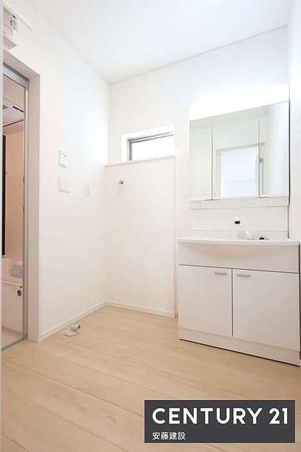 【　同社施工例写真　/　洗面所　】（※設備においては現況有姿です）