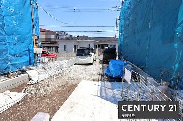 【　駐車場　/　parking　】駐車2台可能なスペース