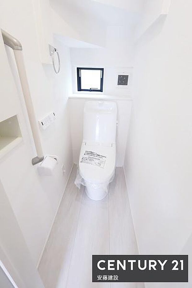 【　トイレ　/　toilet　】明るく清潔的なウォシュレット付きトイレ