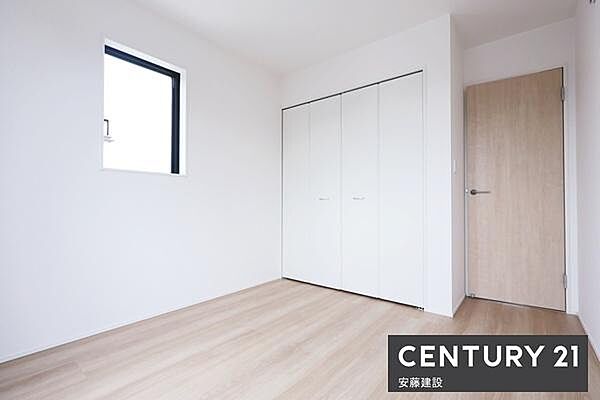 【　子供部屋　/　5.25帖　】お好きな家具を自由にレイアウトできる広さの洋室お子様にもちょうどいいサイズのお部屋です！