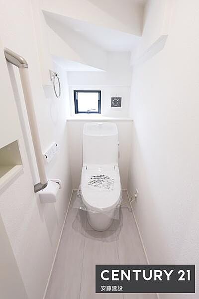 【　トイレ　/　toilet　】明るく清潔的なウォシュレット付きトイレ