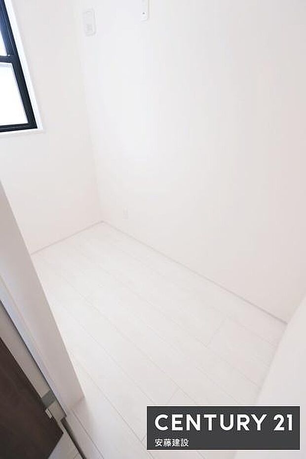 【　サービスルーム　/　1.87帖　】収納やちょっとした家事に使えるサービスルーム完備窓があり換気もしやすい空間