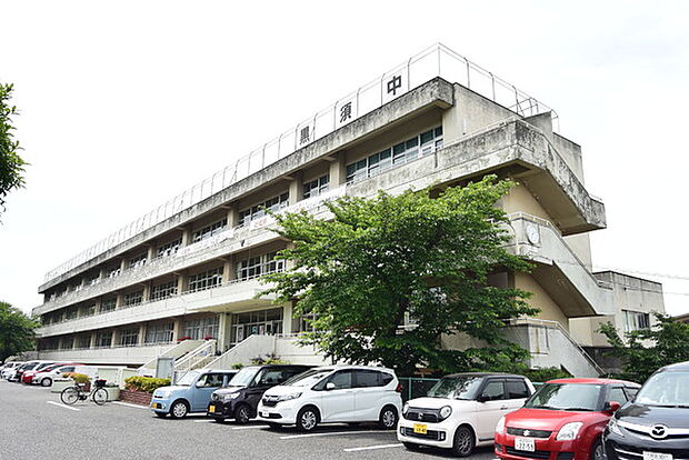 入間市立黒須中学校まで1609m