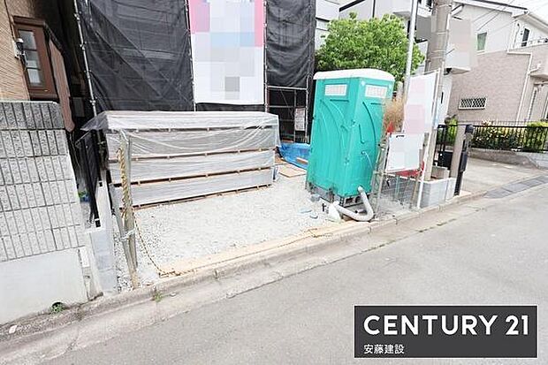 【　駐車場　/　parking　】駐車1台可能なスペース