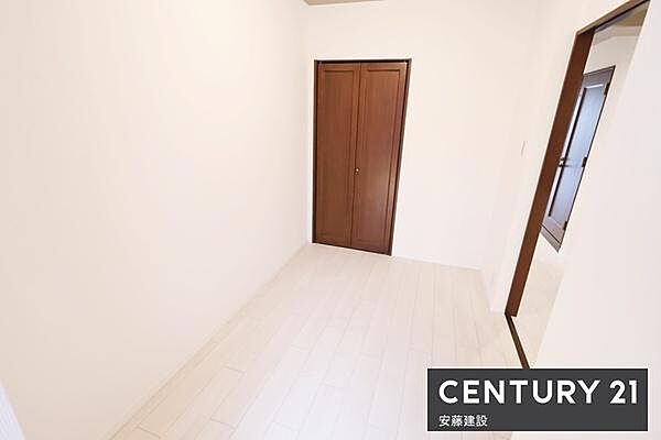 【　子供部屋　/　4.3帖　】お好きな家具を自由にレイアウトできる広さの洋室お子様にもちょうどいいサイズのお部屋です！