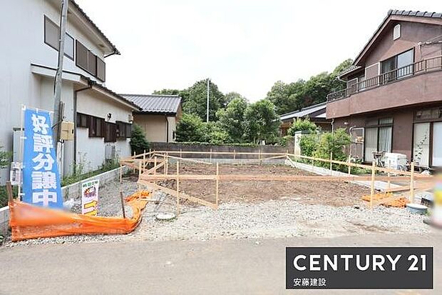 2階主寝室にはWICとワークスペース完備多彩な収納を備えたデザイン住宅