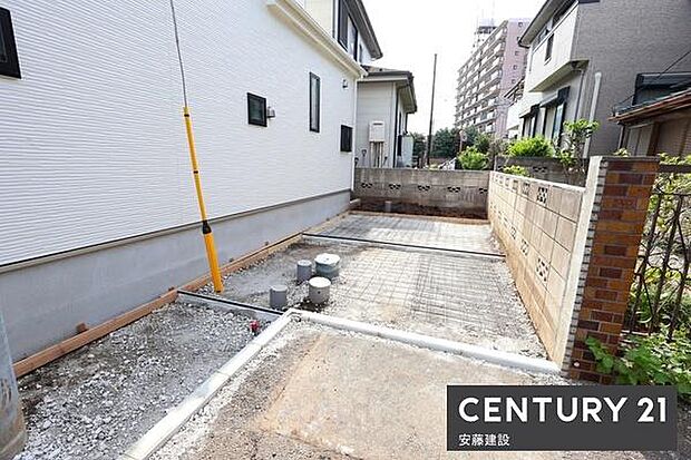 【　駐車場　/　parking　】駐車1台可能なスペース