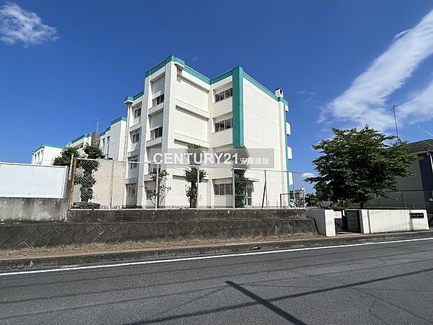 坂戸市立桜小学校まで586m