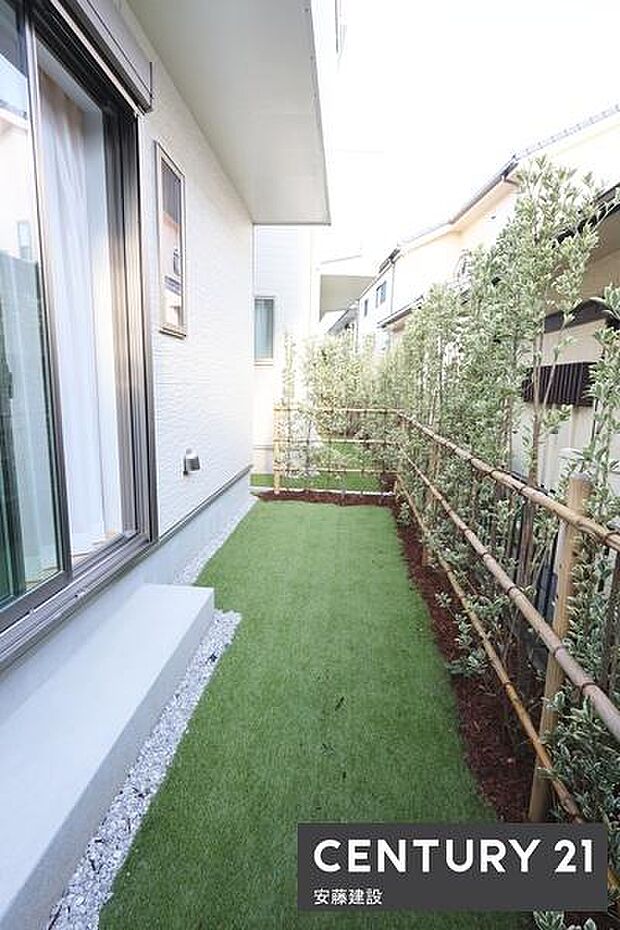 【　庭　/　Garden　】物置やお庭としても活用できるゆとりのスペース