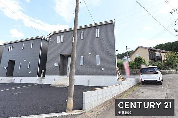 主寝室約8.5帖+WIC2帖の広々空間家族団らんとできる4LDK邸宅