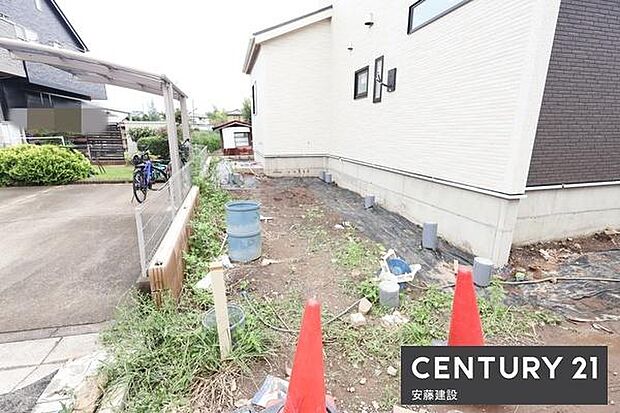 【 駐車場 / parking 】駐車1台可能なスペース合計3台駐車可能!