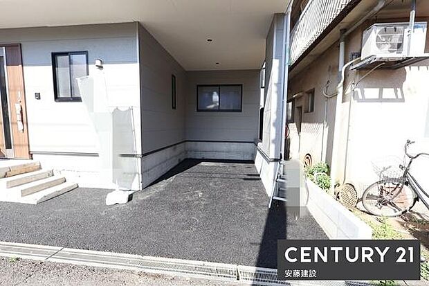 【 駐車場 / parking 】大切な愛車を守るビルトインガレージ