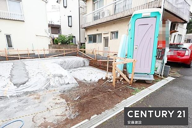 【　駐車場　/　parking　】大切な愛車を守るビルトインガレージ