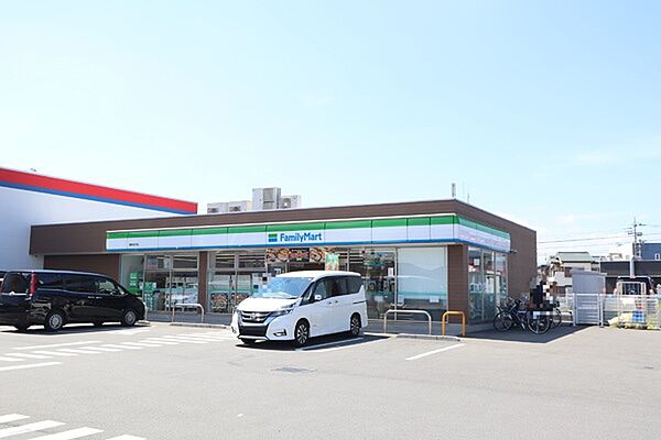 ファミリーマート飯能岩沢店まで901m
