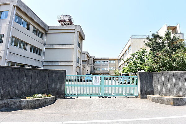 入間市立藤沢南小学校まで1386m