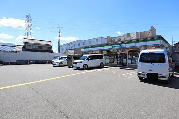 ファミリーマート 入間東町店まで815m