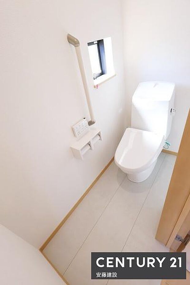 【 トイレ / toilet 】明るく清潔的なウォッシュレット付きトイレ