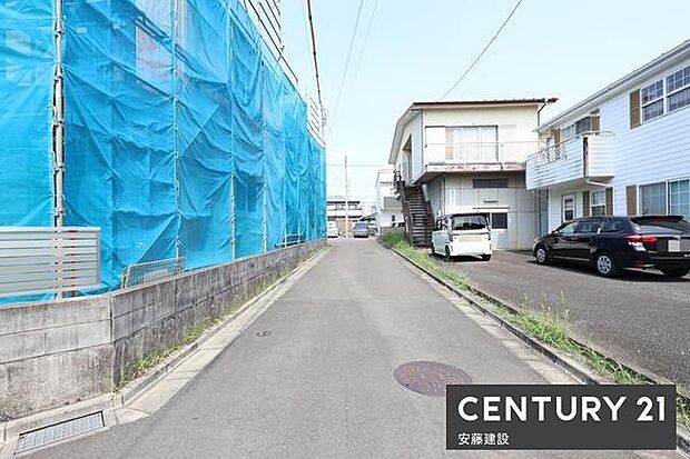【 前面道路 】東側約4.2m私道