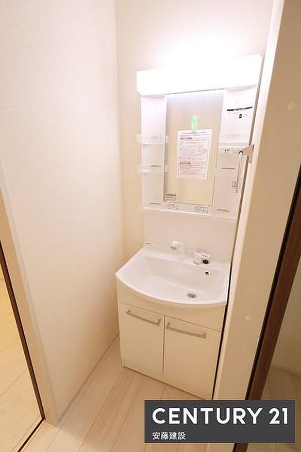 【　独立洗面化粧台　】水受けが広く使い勝手の良い洗面化粧台洗面所とキッチンに繋がった便利な2way仕様