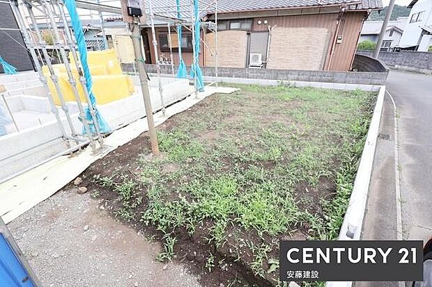 【　庭　/　Garden　】ちょっとしたお庭があるとガーデニングや家庭菜園など楽しみも広がります！