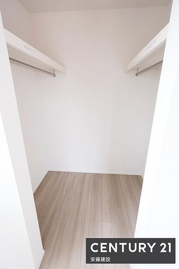 【 WIC 】毎日の洋服選びも楽しめるWIC完備!しっかり収納可能で居住空間を広々と活用できます
