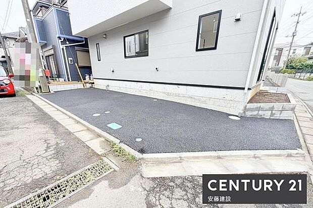 【 駐車場 / parking 】駐車1台可能なスペース