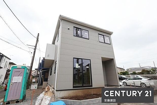 徒歩10分圏内に小中学校、スーパー、コンビニ等が揃った便利なエリア