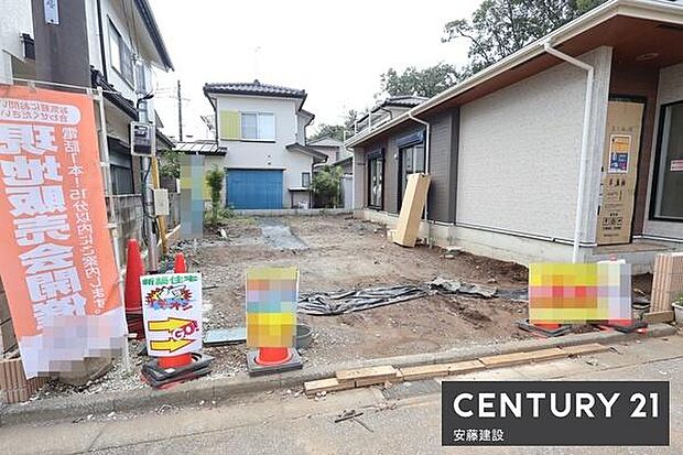 【 駐車場 / parking 】並列2台可能な駐車スペースご夫婦それぞれのお車をお家の前に停めることができます