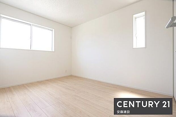 【 子供部屋 / 6帖 】お好きな家具を自由にレイアウトできる広さの洋室お子様にもちょうどいいサイズのお部屋です!