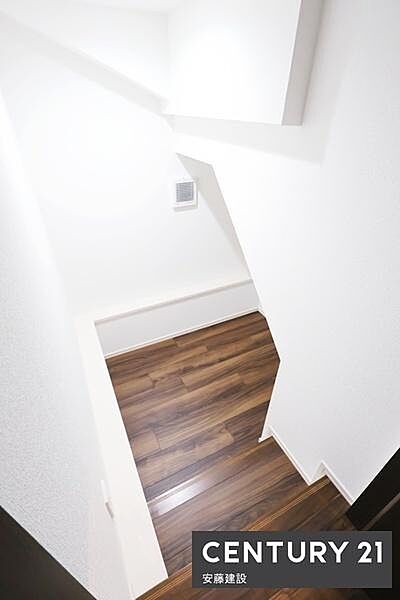 【　階段下収納　】建物面積を余すことなく活用した収納！日用品のストック等に便利です