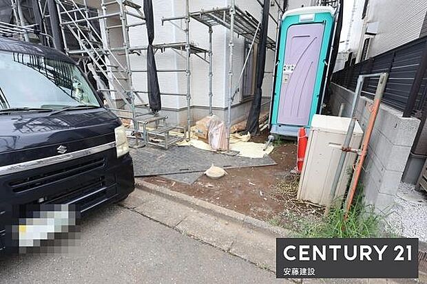 【 駐車場 / parking 】駐車2台可能なスペース(※車種制限あり)