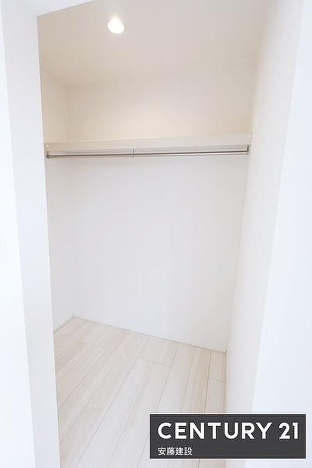 【 WIC 】毎日の洋服選びも楽しめるWIC完備!しっかり収納可能で居住空間を広々と活用できます