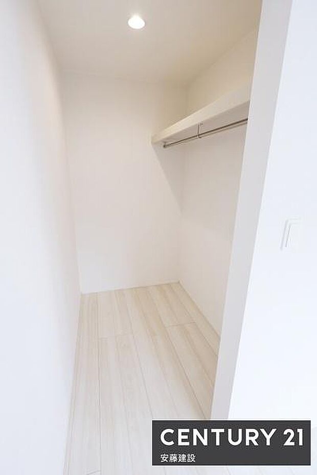 【 WIC 】毎日の洋服選びも楽しめるWIC完備!しっかり収納可能で居住空間を広々と活用できます