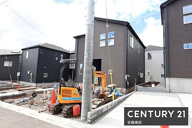 小学校、スーパーまで徒歩9分の便利な住環境