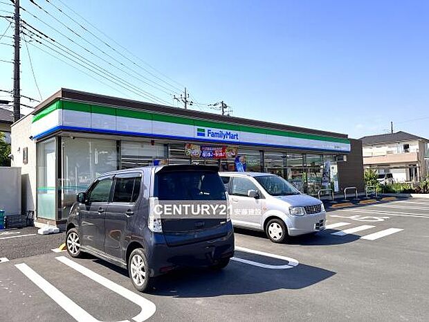 ファミリーマート鶴ヶ島藤金店まで832m