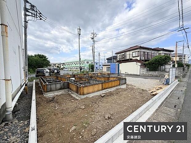 三方角地につき陽当り通風良好、南採光もたっぷり