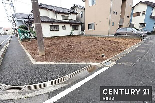 【 駐車場 / parking 】駐車1台可能なスペース建物反対側にもう一台の計2台駐車可能